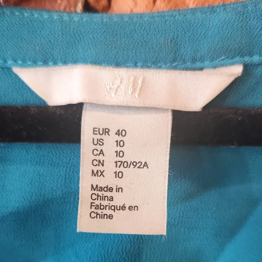 H&M Turquiose Button Up Pin Tucked Flutter Sleeve Blouse - Picture 2 of 10